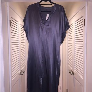 BRAND new never worn WT 💯 % Silk Gray fluid dress